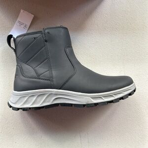 Khombu Women's Black All-Weather Boots